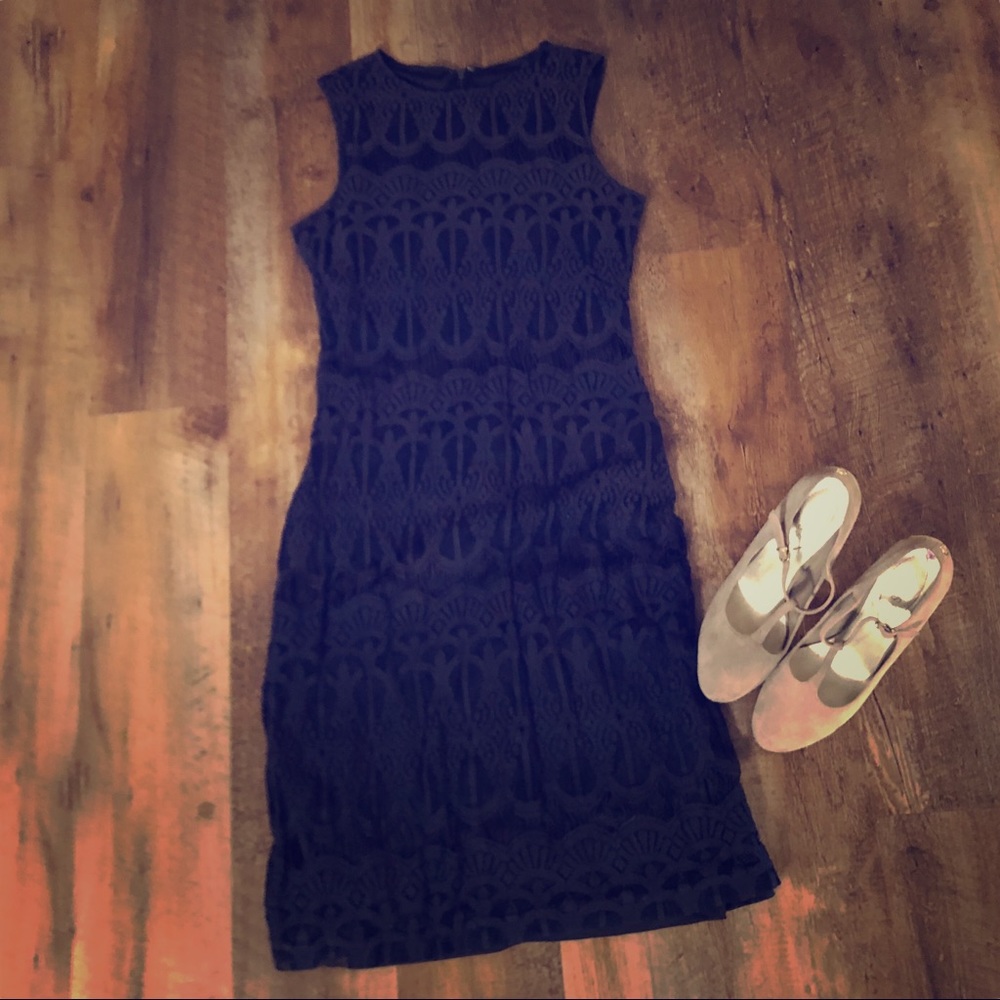 Lace dress - Picture 1 of 1